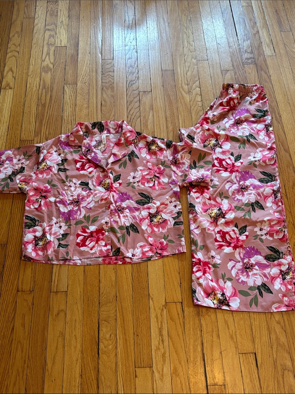 Joyspun Floral satin Pink Pajama Set size medium